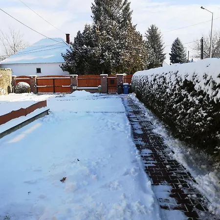 Apartman Kaszas Garden Mosonmagyarovar Exterior photo