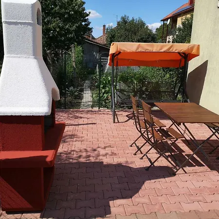 Apartman Kaszas Garden Mosonmagyarovar Exterior photo