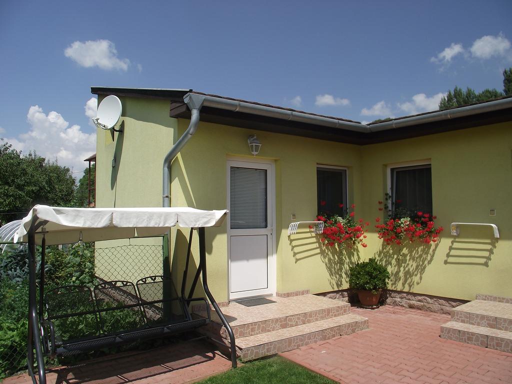 Kaszas Garden *